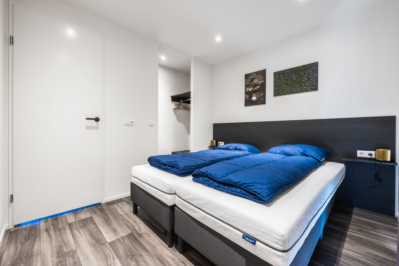 Master bedroom met inloopkast