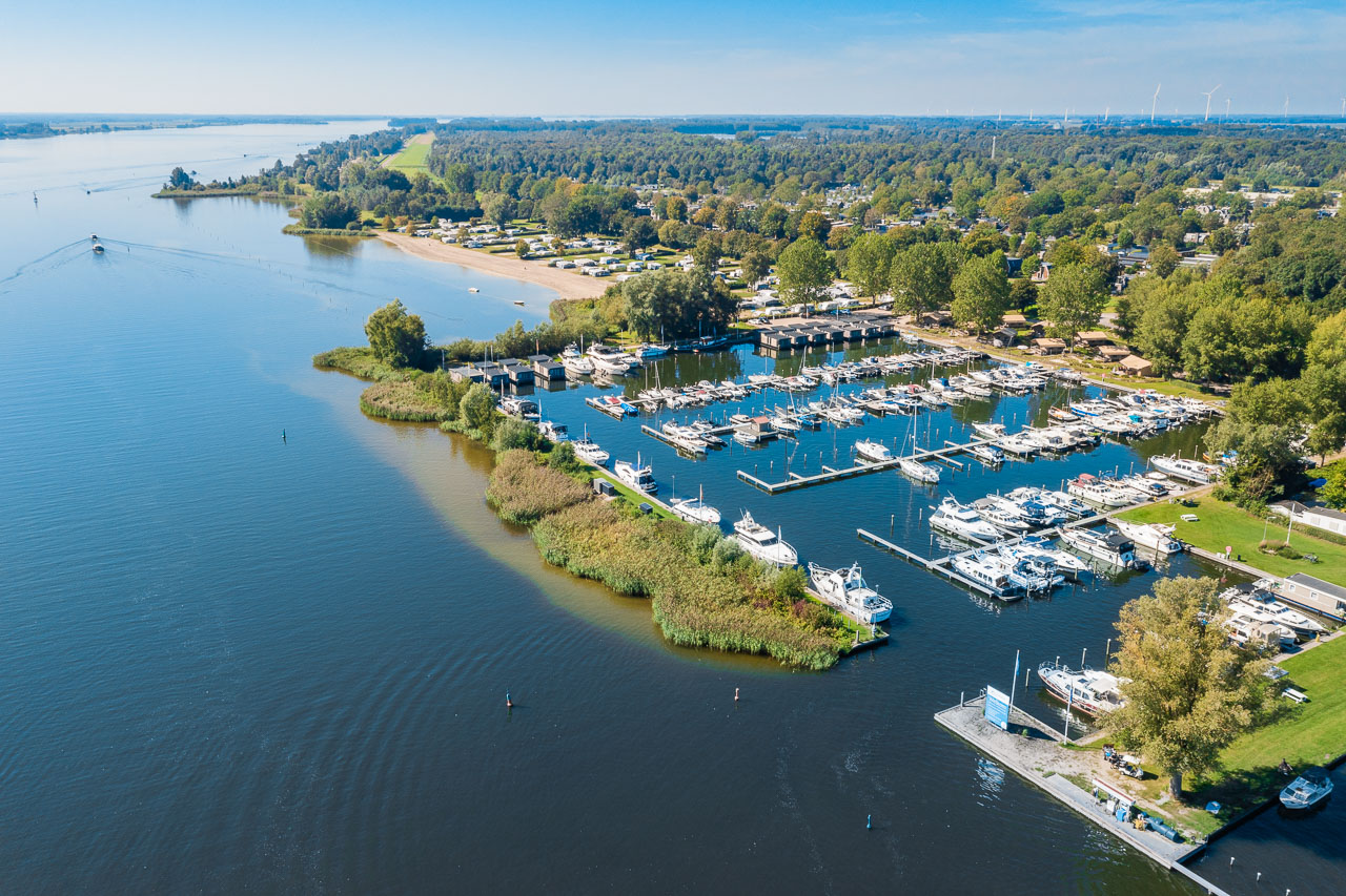 Drone — jachthaven en Veluwemeer